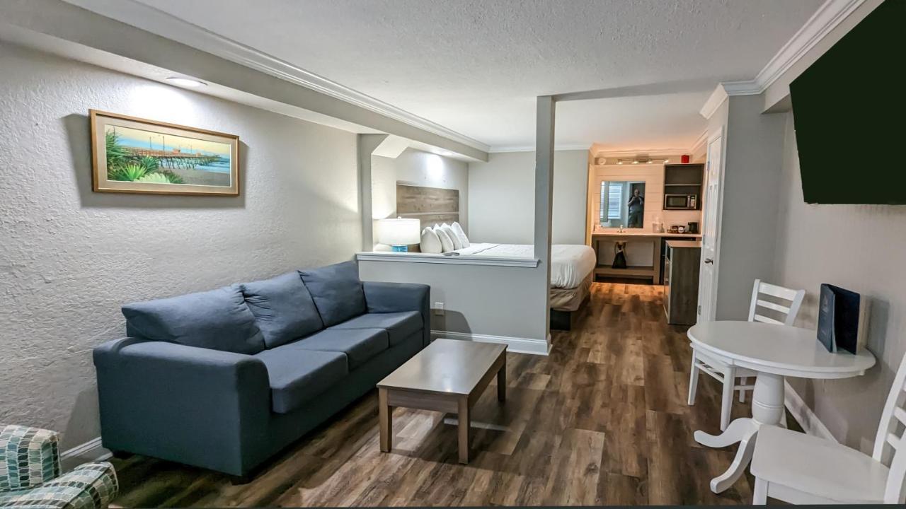 Islander & 3* Emerald Isle